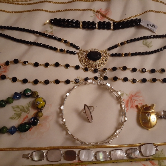 Bulk Jewelry - Picture 11 of 16